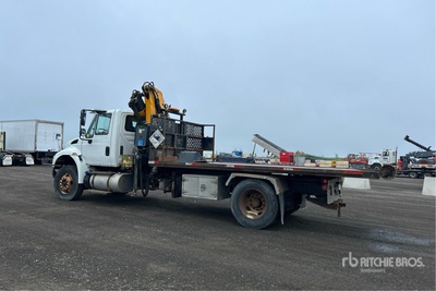 Knuckle Boom on 2015 International 4300 4x2 Kranwägen