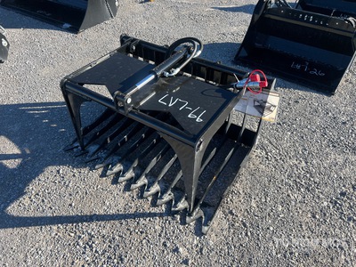 2025 GIYI GY-HWG44C 44 in Skeleton Mini Benne avec Grappin pour chargeuse à différentiel (Unused)