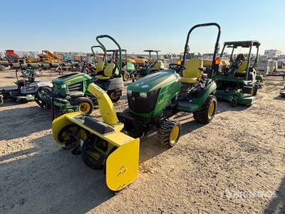 2014 John Deere 1025R 2WD Utility Tractor