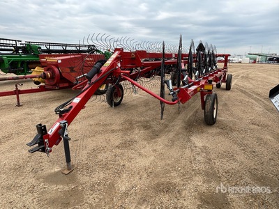 2021 H&S HC4114 28 ft Clevis Pin 14 Wheel Andaineur