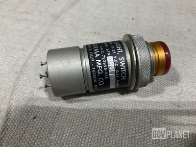 (7) Carma Manufacturing 13881 Switch Lights