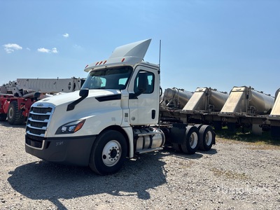 2018 Freightliner Cascadia 126 T/A Day Cab Truck Tractor