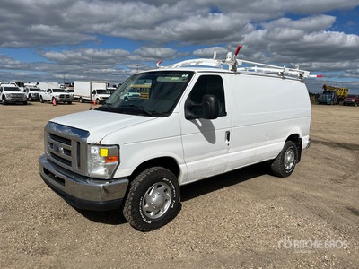 2013 Ford Econoline E-250 Super Duty Cargo Van