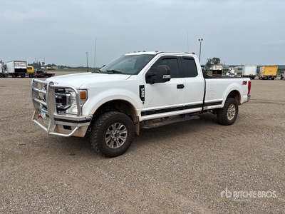 2020 Ford F-350 FX4 4x4 Extended Cab Pickup