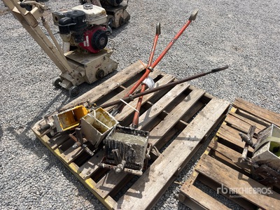 Quantity of (3) Thermo Plastic Striping Dies Attrezzatura industriale