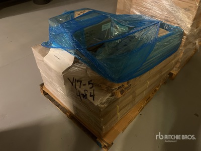 Quantity of (4) Pallets of Flood Lights, Flat Panels, Troffers, LED Brackets, Wires, and Drivers Attrezzatura industriale