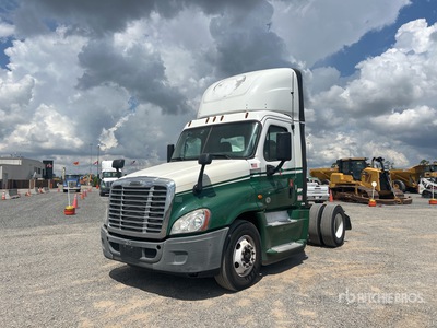 2016 Freightliner Cascadia 125 4x2 Day Cab Truck Tractor