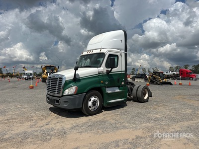 2016 Freightliner Cascadia 125 4x2 Day Cab Truck Tractor