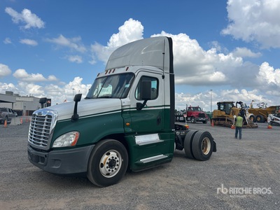 2016 Freightliner Cascadia 125 4x2 Day Cab Truck Tractor