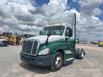 2017 Freightliner Cascadia 125 4x2 Day Cab Truck Tractor