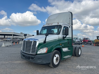 2016 Freightliner Cascadia 125 4x2 Day Cab Truck Tractor