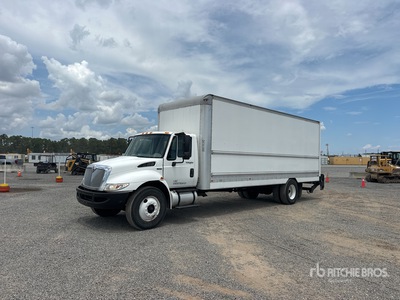 2013 International 4300 4x2 Moving バントラック