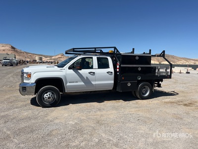 2018 GMC Sierra 3500HD 4x4 Crew Cab Camion à Plateau