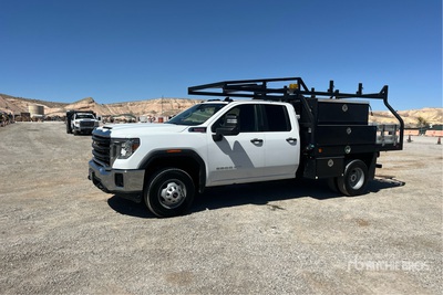 2020 GMC Sierra 3500HD 4x4 Crew Cab Flatbed Truck