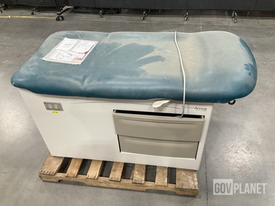 Brewer 5000/5001 Examination Table