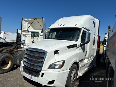 2019 Freightliner Cascadia 126 6x4 Cabeza Tractora Cabina Dormitorio (Inoperable)