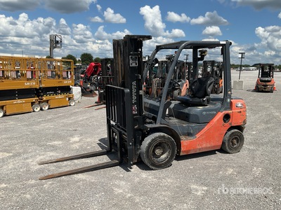 2017 Toyota 8FDU25 4500 lb Pneumatic Tire Forklift