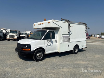 2005 Chevrolet Express 4x2 Utility Truck