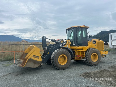 2023 John Deere 544P Pala cargadora