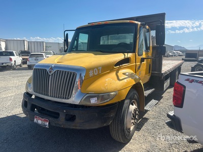 2007 International Durastar 4300 4x2 Flatbed Truck