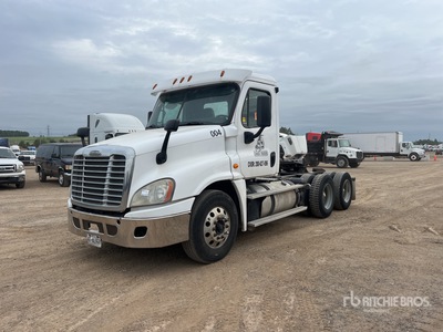 2016 Freightliner Cascadia 125 6x4 T/A Day Cab Truck Tractor