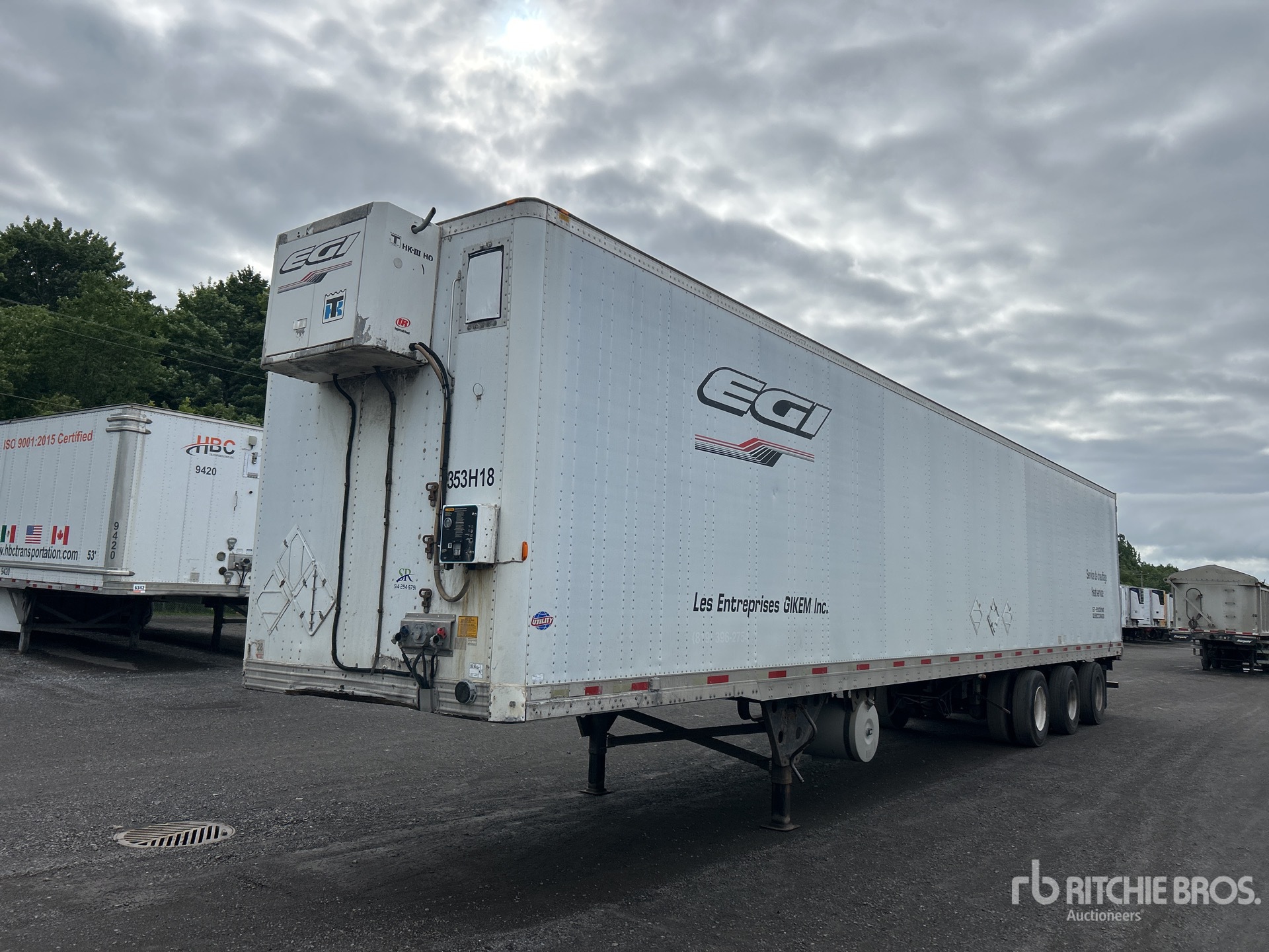 2006 Utility VS2DC 53 ft x 102 in Tri/A Heated Van Trailer