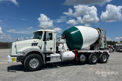 2017 Mack GU813 8x4 Mixer Truck