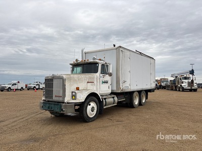 1988 International F9300 6x4 Spray Foam Truck Van Truck (Inoperable)