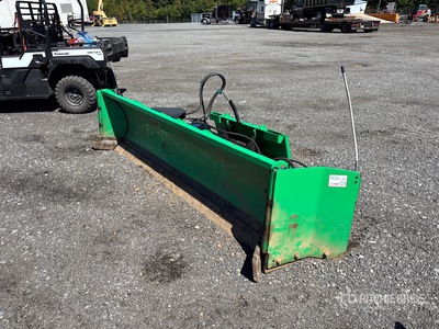 Snow Wolf QP-126 10 ft 6 in QuattroPlow Schneepflug - Fits Skid Steer Loader