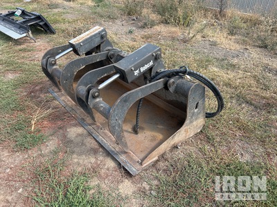 2014 Bobcat 60 in Skid Steer Grapple Bucket