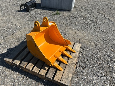 2025 GIYI GY-BK 24 in Digging Excavator Bucket - Fits Cat 305 (Unused)