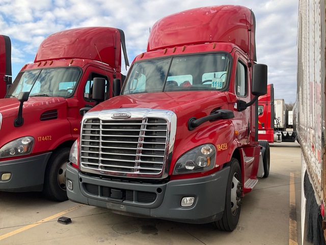 2018 Freightliner Cascadia 113 4x2 S/A Day Cab Truck Tractor (Inoperable)