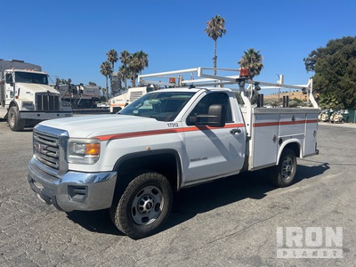 2015 GMC Sierra 2500 4x2 Utility Truck
