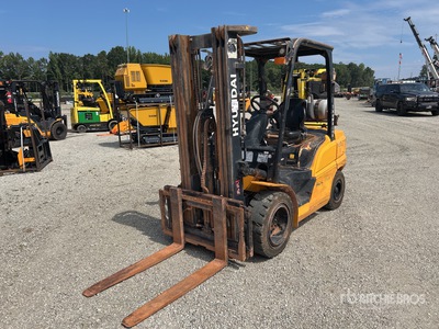 2021 Hyundai 30L-9A 5890 lb Pneumatic Tire Chariot Élévateur