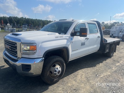 2018 GMC Sierra 3500HD 4x4 Crew Cab Flatbed Truck