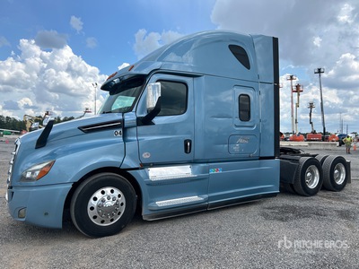 2019 Freightliner Cascadia 126 6x4 T/A Sleeper Truck Tractor