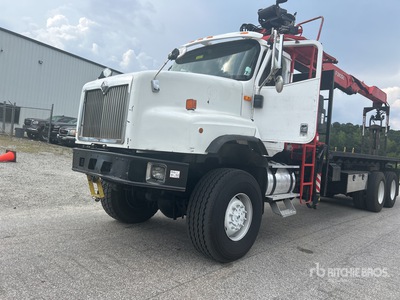 2014 International Boom Truck