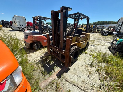Cat DP40KL1 8800 lb Pneumatic Tire Forklift