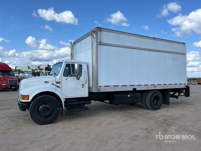 1997 International 4700 4x2 Moving Van Truck