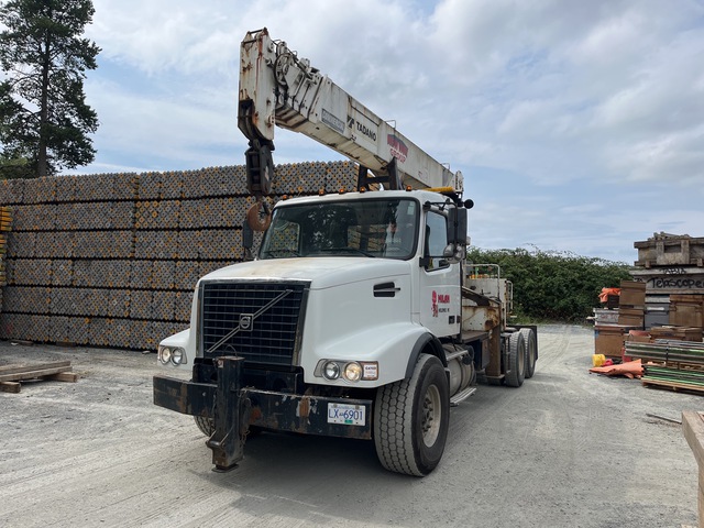 2004 Tadano TM-1882 36000 lb Straight Boom on 2005 Volvo 6x4 Boom Truck
