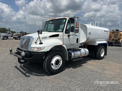 2018 International 4300 2000 gal 4x2 4300 SBA 散水車