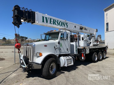 Altec AC38-127S-EJ 38 t Straight Boom on 2015 Peterbilt 365 8x6 Altec AC38 Ciężarówka z wysięgnikiem