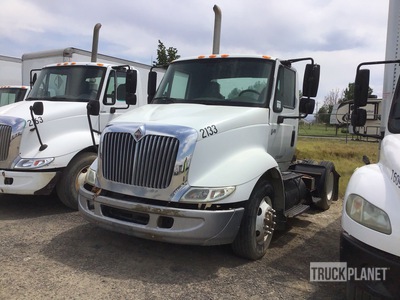 2005 International 8600 4x2 S/A Day Cab Truck Tractor (Inoperable)
