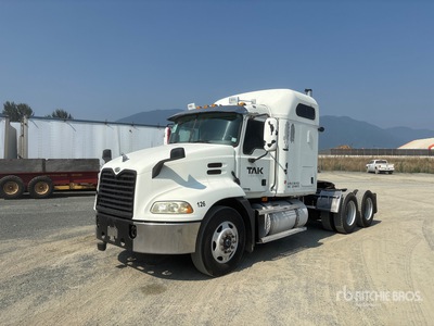 2005 Mack CXN613 6x4 T/A Sleeper Truck Tractor