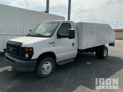 2012 Ford E-450 4x2 Fertilizer Spreader Truck