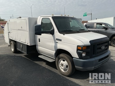 2012 Ford E-450 55 gal 4x2 Camion de combustible y lubricacion