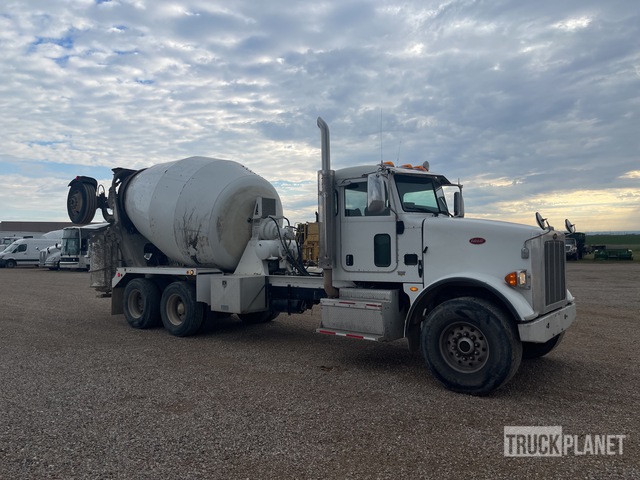 CAMIóN REVOLVEDOR 2014 PETERBILT MCNEILUS 10.5 CYD
