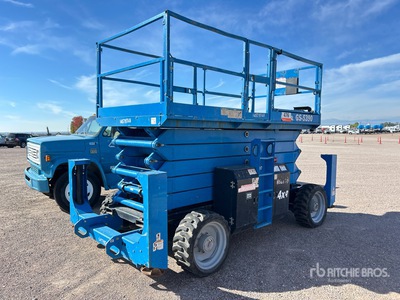 2014 Genie GS-5390RT 4x4 Dual Fuel Scissor Lift