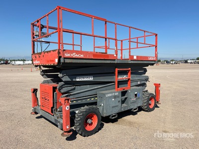 2014 Skyjack SJ9250RT 4x4 Diesel Scissor Lift