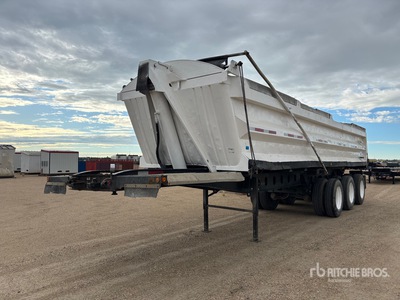 2005 Arnes 30 ft Tri/A End Dump Trailer